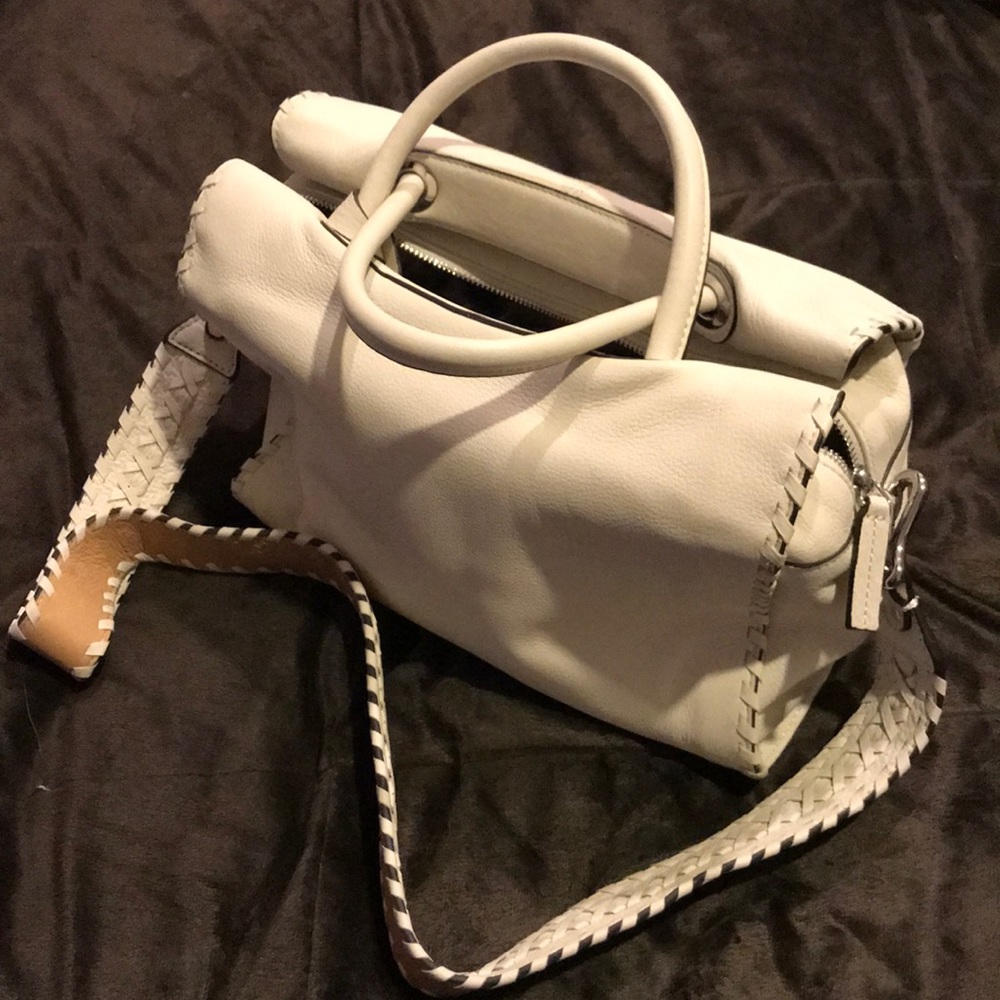 White Vince Camuto leather purse